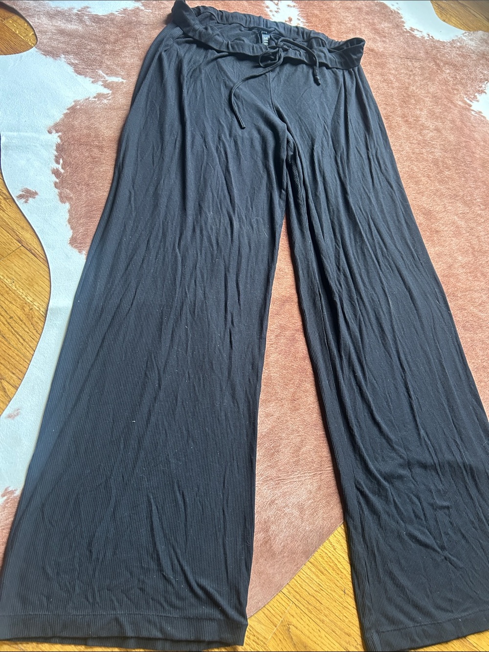 Skims Drawstring Ribbed Lounge Pants - Picture 4 of 4